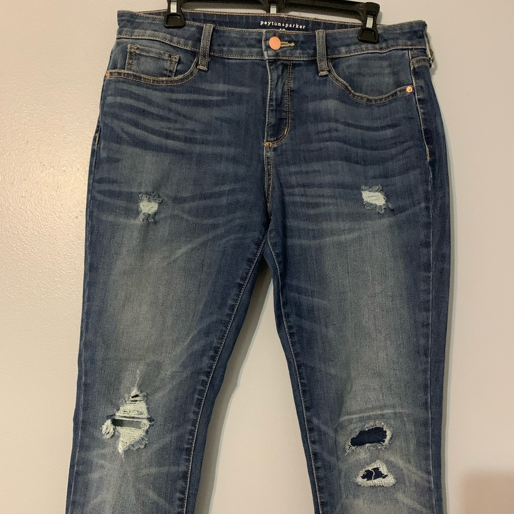 distressed skinny jeans